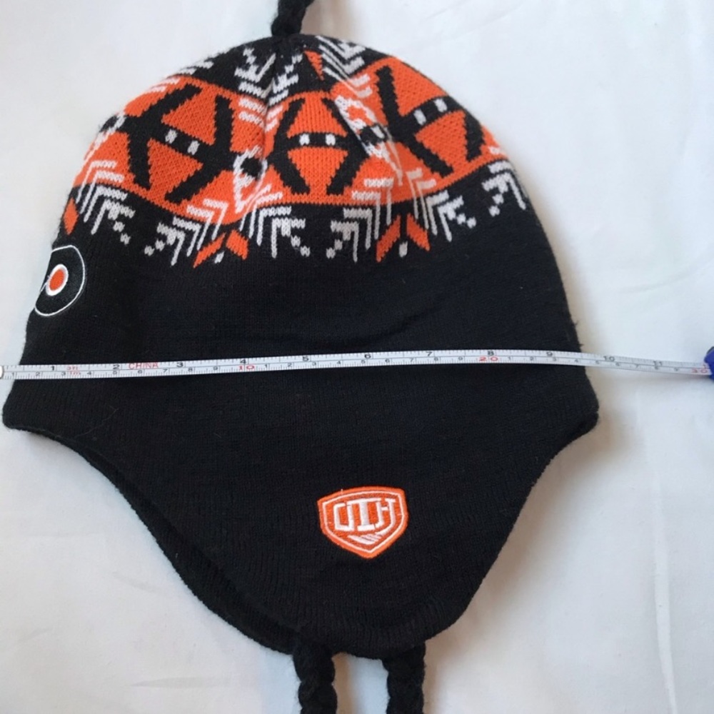 Flyers winter hat - Picture 7 of 8